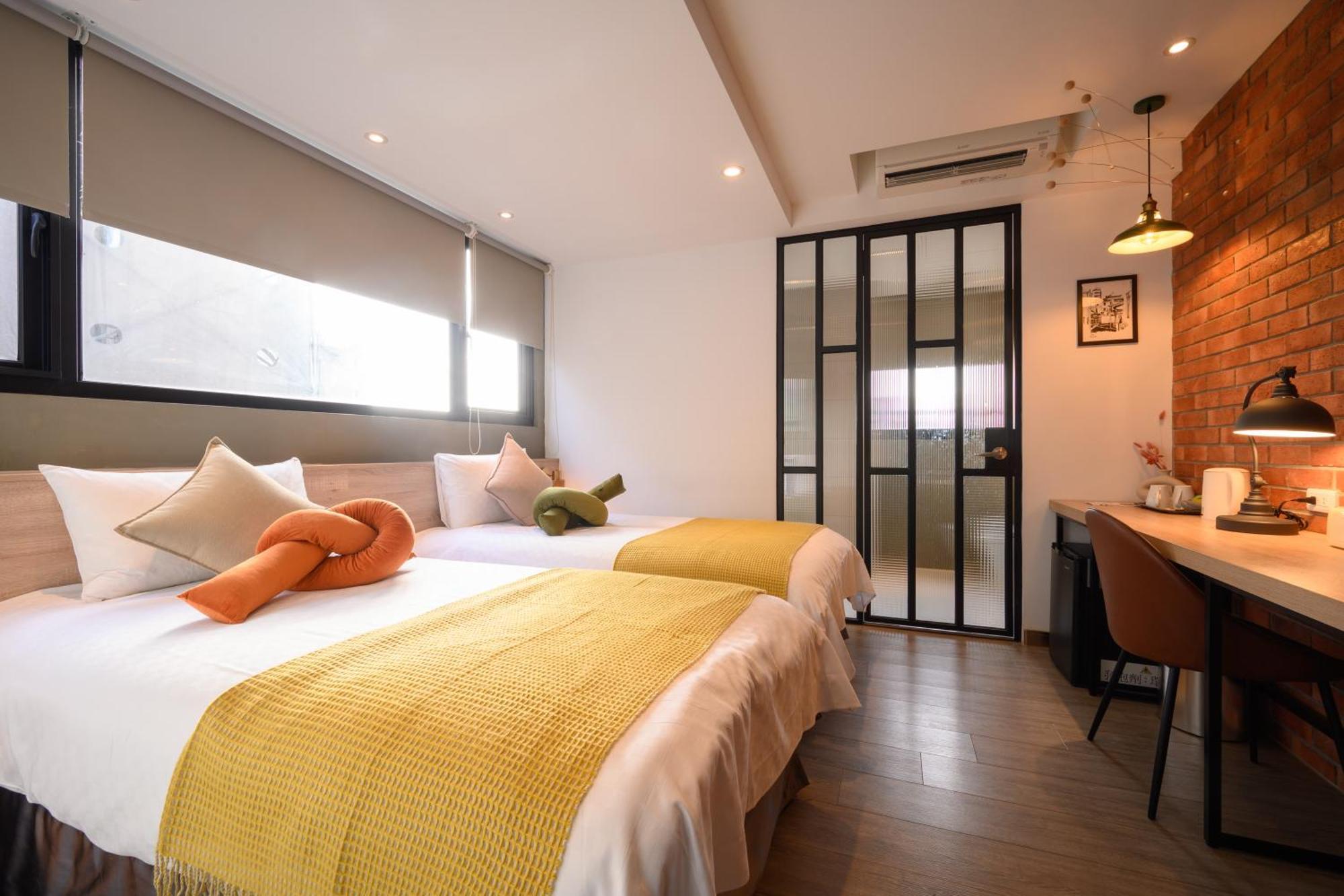 Hotel East Taichung Exterior photo